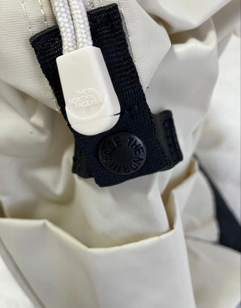 the North face 軽量ボストンバッグ トラベルバッグ ダッフルバッグ