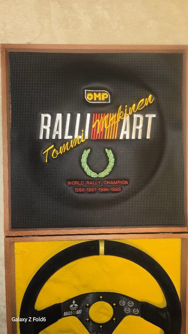 OMP トミー・マキネンWRC４連覇記念モデルステアリング 世界限定500本