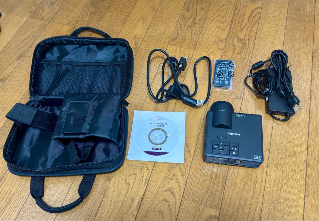 短焦点・美品】RICOH PJ WXC1110 モバイルプロジェクター｜使用1回