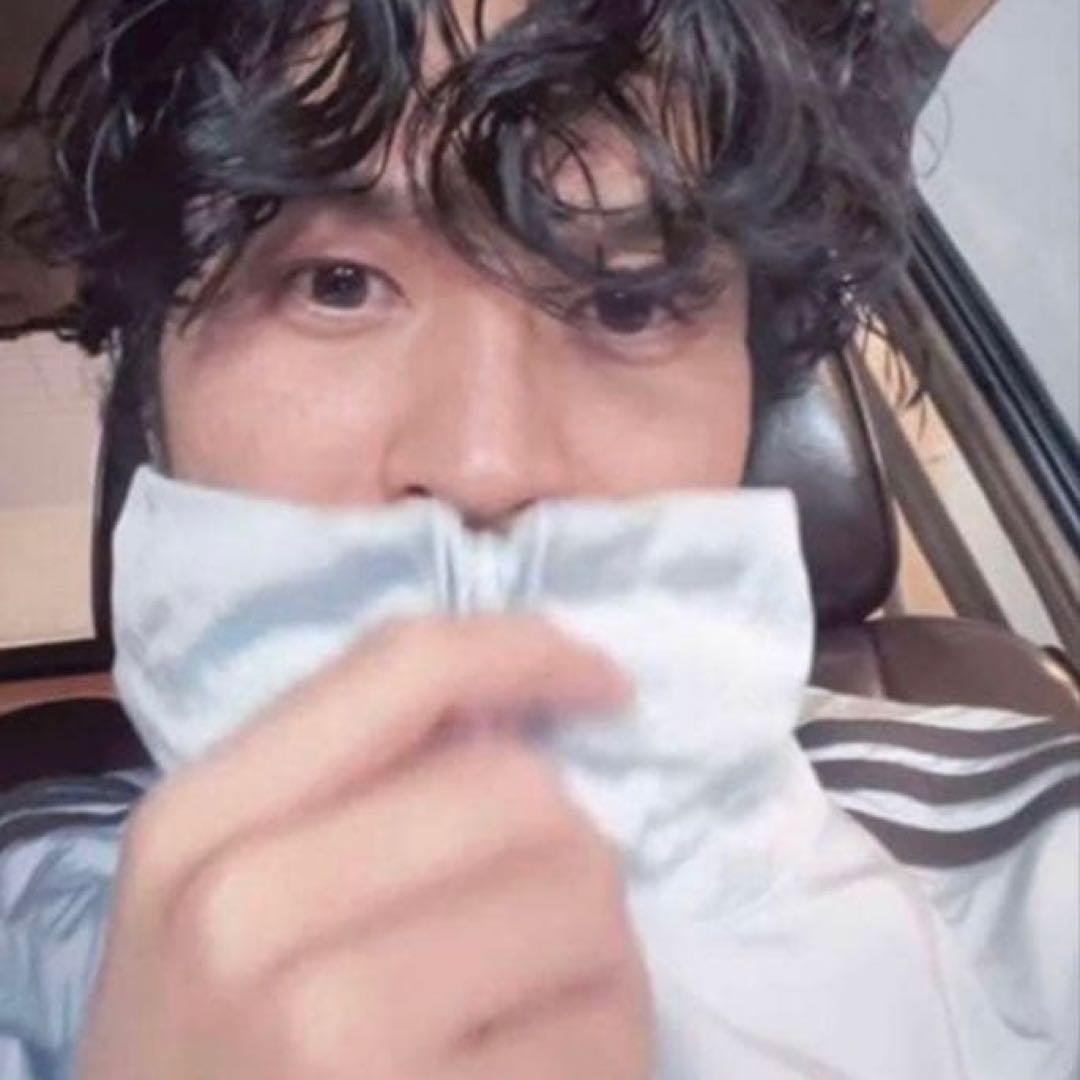 アディダス　ウェールズボナー　ホワイト　常田大希　着用　ナイロンジャケット　白