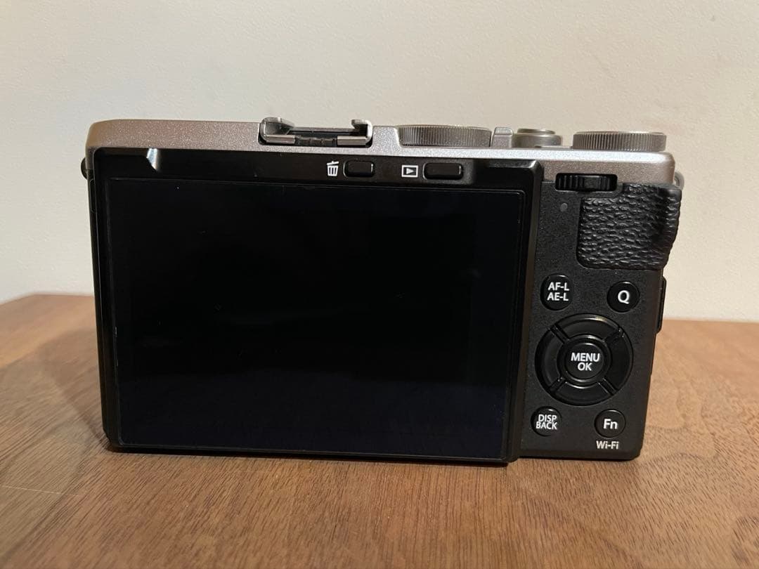 ＊FUJIFILM X70 シルバー＊