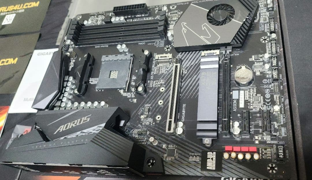 GIGABYTE X570 AORUS ELITE マザーボード