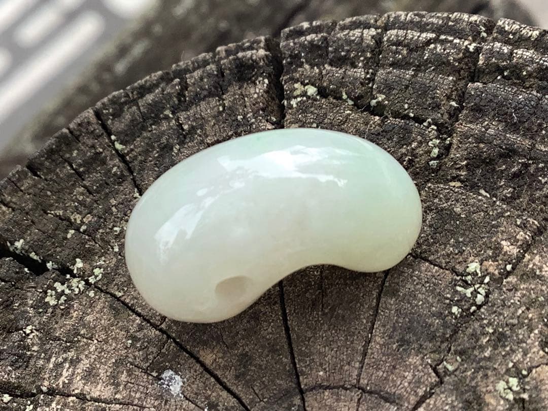 ✳極上材料使用‼️ 氷*糸魚川翡翠勾玉　神様と通じる縁起物お守り　鑑別書取得極上品