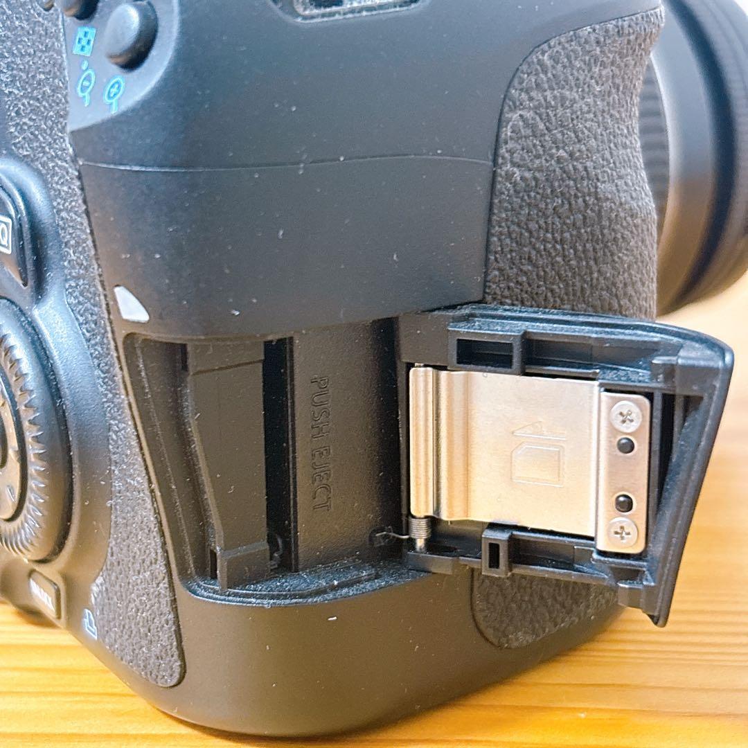 美品 Canon EOS 60D デジタル一眼レフセット ストロボ付き