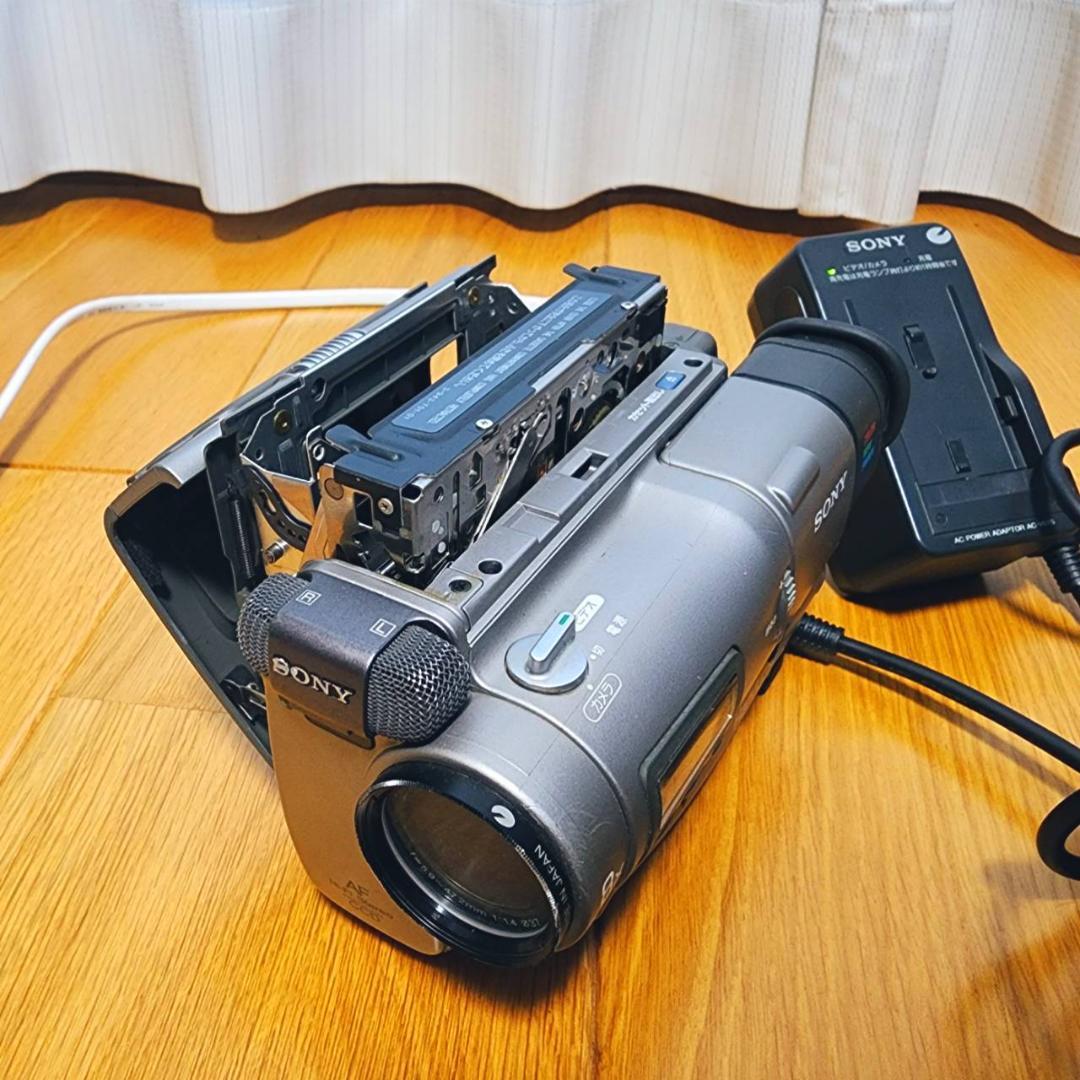 【動作確認済】SONY Hi8 高画質 ビデオカメラ CCD-TR1 セット