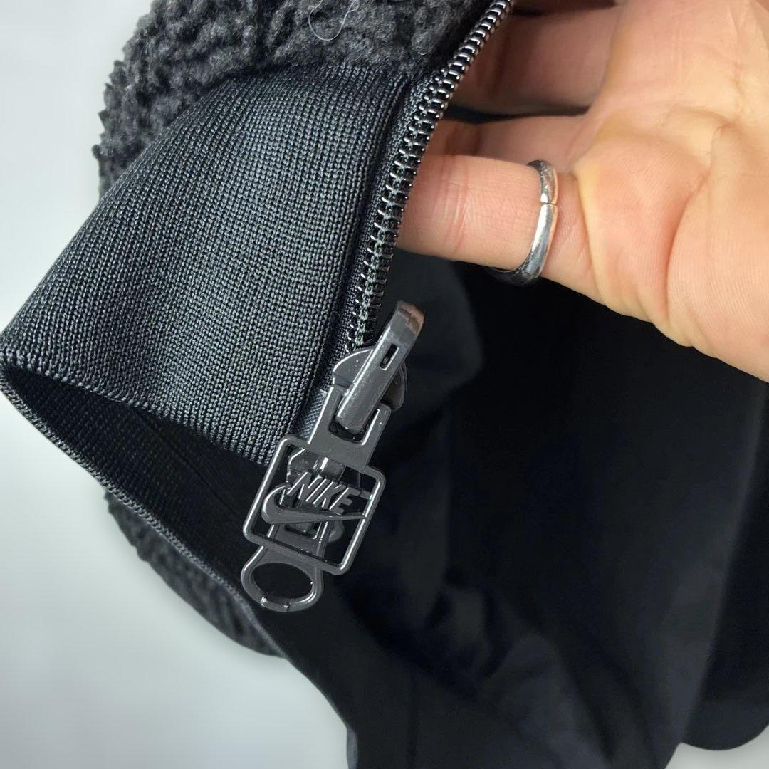 NIKEナイキ　リバーシブル　ナイロンジャケット　フリース　刺繍ロゴ　ブラック赤