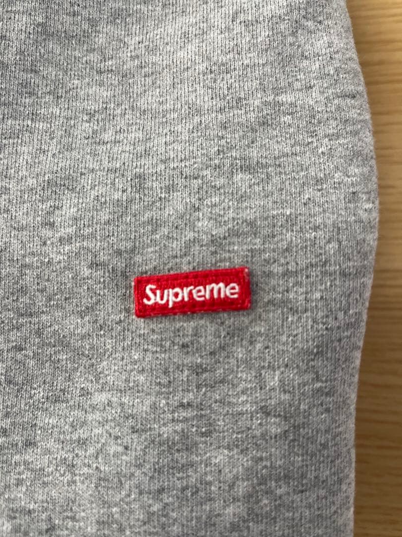 Supreme グレー スウェットトレーナー