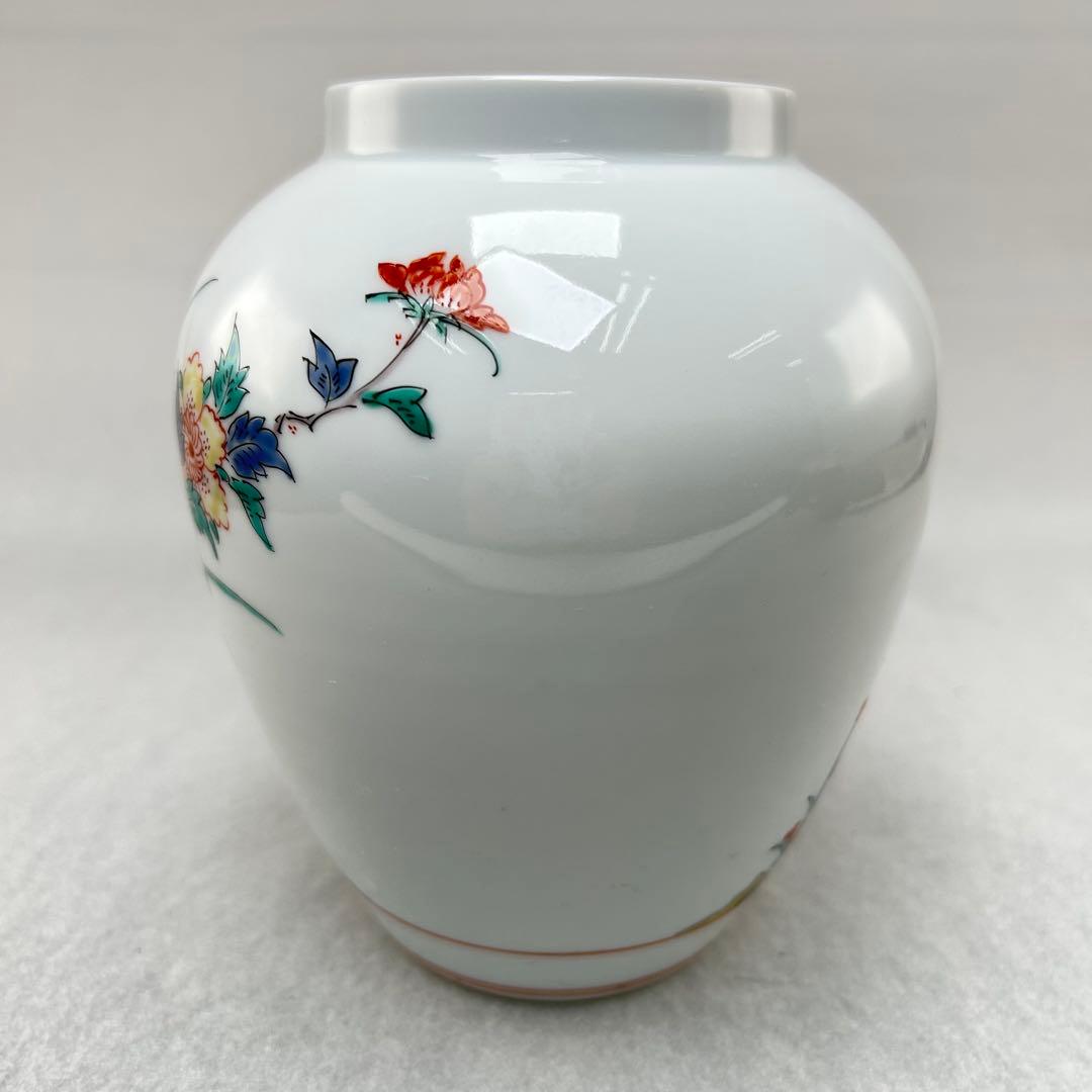 柿右衛門 赤絵の伝統　名窯　人間国宝　十三代酒井田柿右衛門作　錦牡丹鳥文　花瓶