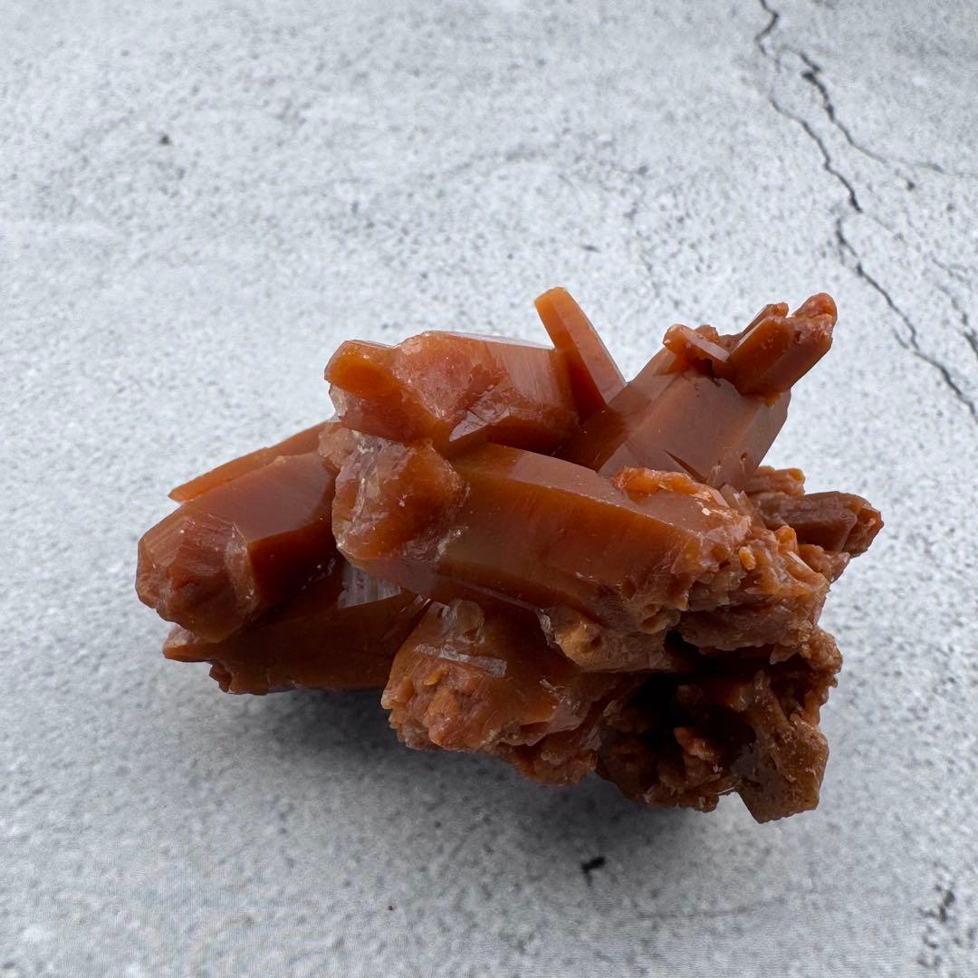 G-59マダガスカル産 赤水晶 クラスター 天然石　レッドクォーツ 希少原石