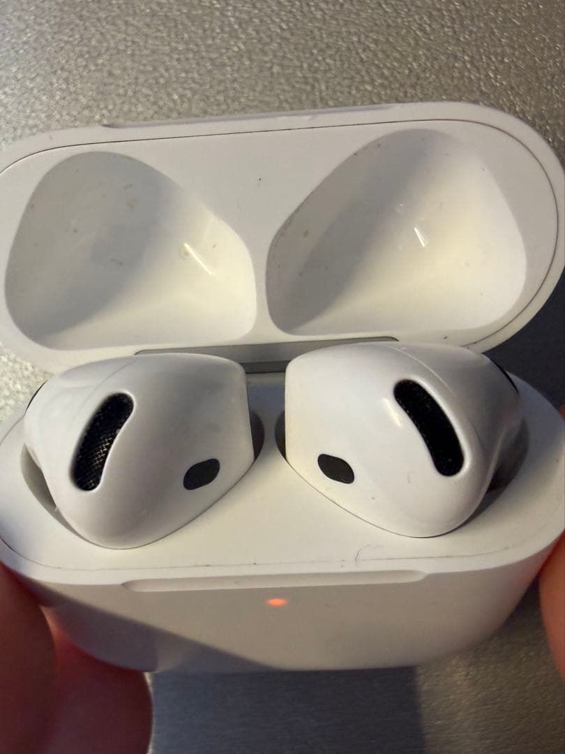 m*n様 【純正】Apple AirPods 4 ノイズキャンセリング搭載