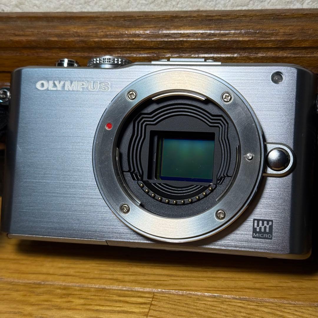 OLYMPUS PEN Lite E-PL3 ストラップ付