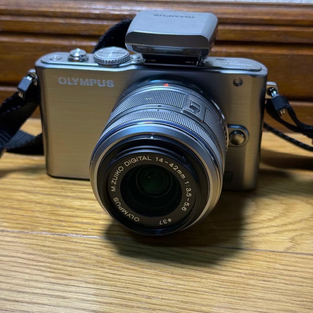 OLYMPUS PEN Lite E-PL3 ストラップ付