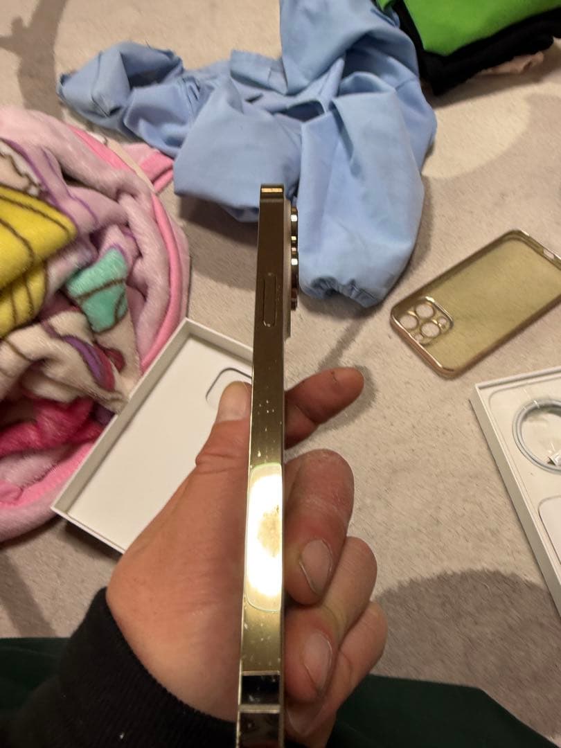 輝*き様 Apple iPhone14PROMAX 128GB GOLD