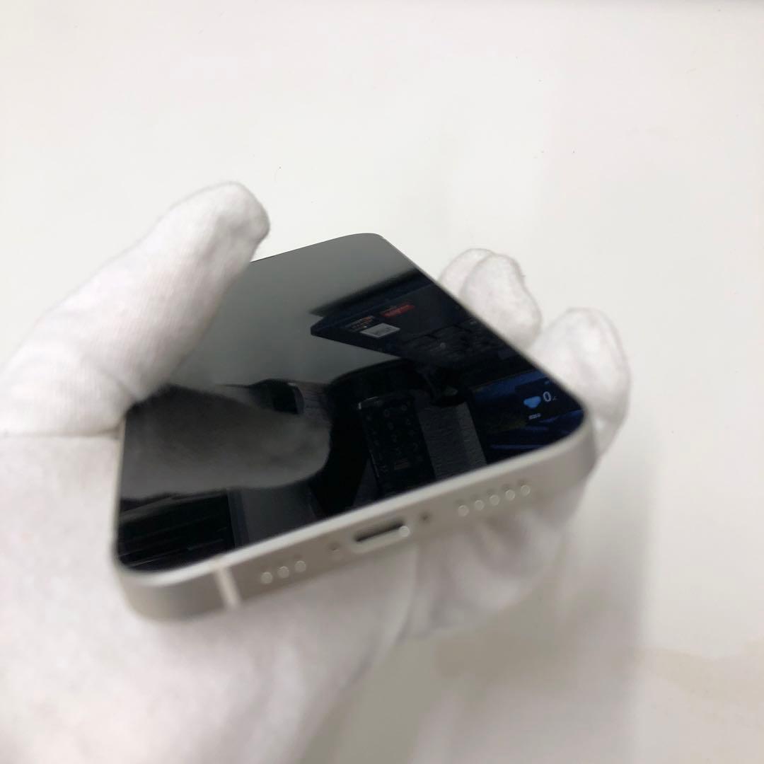 iPhone13 256GBホワイトバッテリー　82%