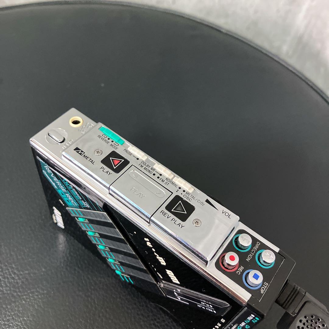 【希少】アイワ カセットボーイ AM FM TV ラジオ HS-J9 マイク付き