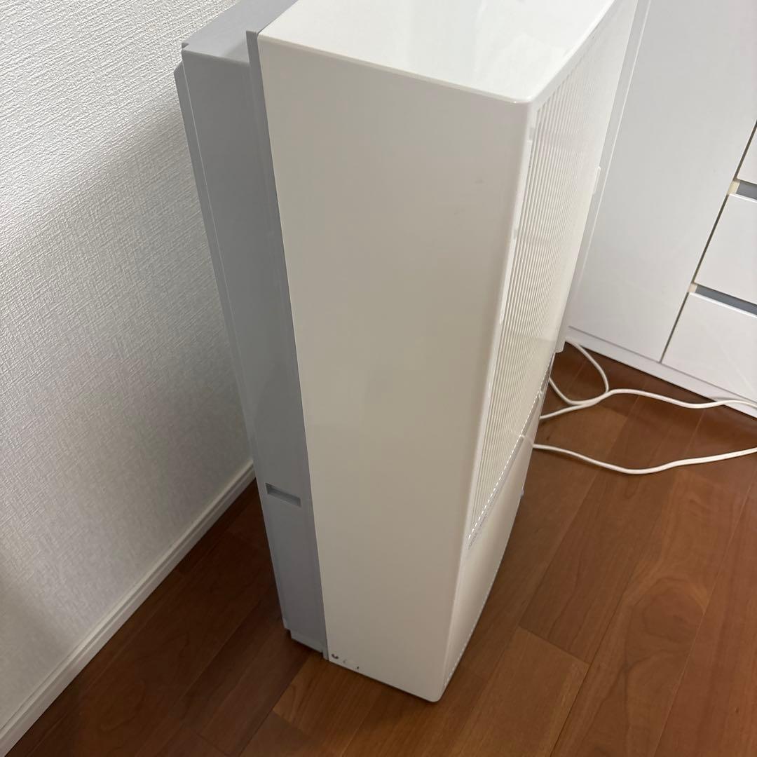 コロナ ウィンドエアコン 冷暖房兼用タイプ CWH-A1822 2022年製