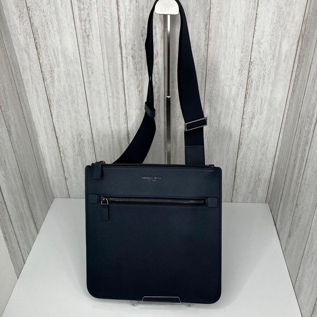 新品タグ付き　マイケルコース ショルダーバッグ メンズ レザー ブラック