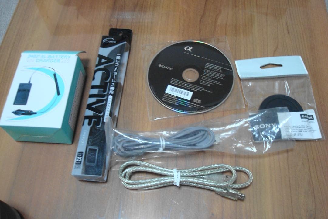 Sony αシリーズ コンパクトデジタルカメラ 本体と付属品