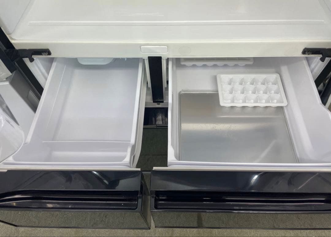 日立 HITACHI R-X5700F 中古美品　6ドア　クリスタルミラー