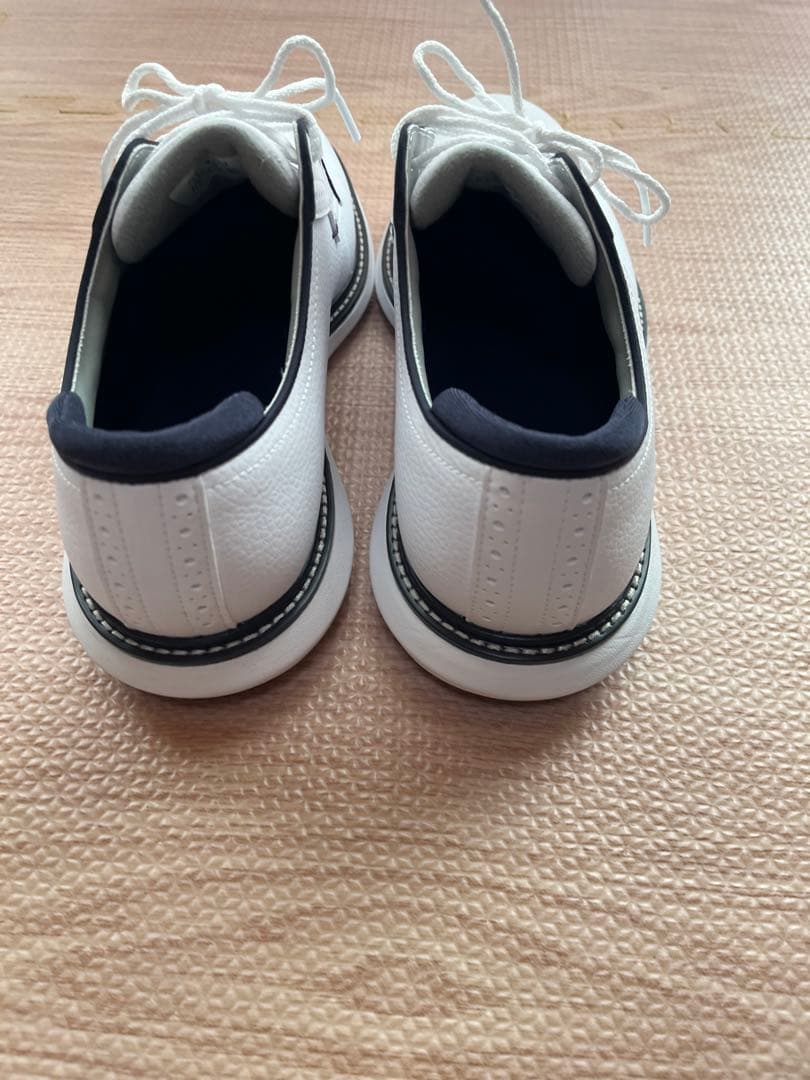 FJ ホワイト ゴルフシューズ スパイクレス