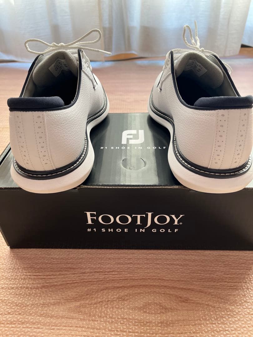 FJ ホワイト ゴルフシューズ スパイクレス