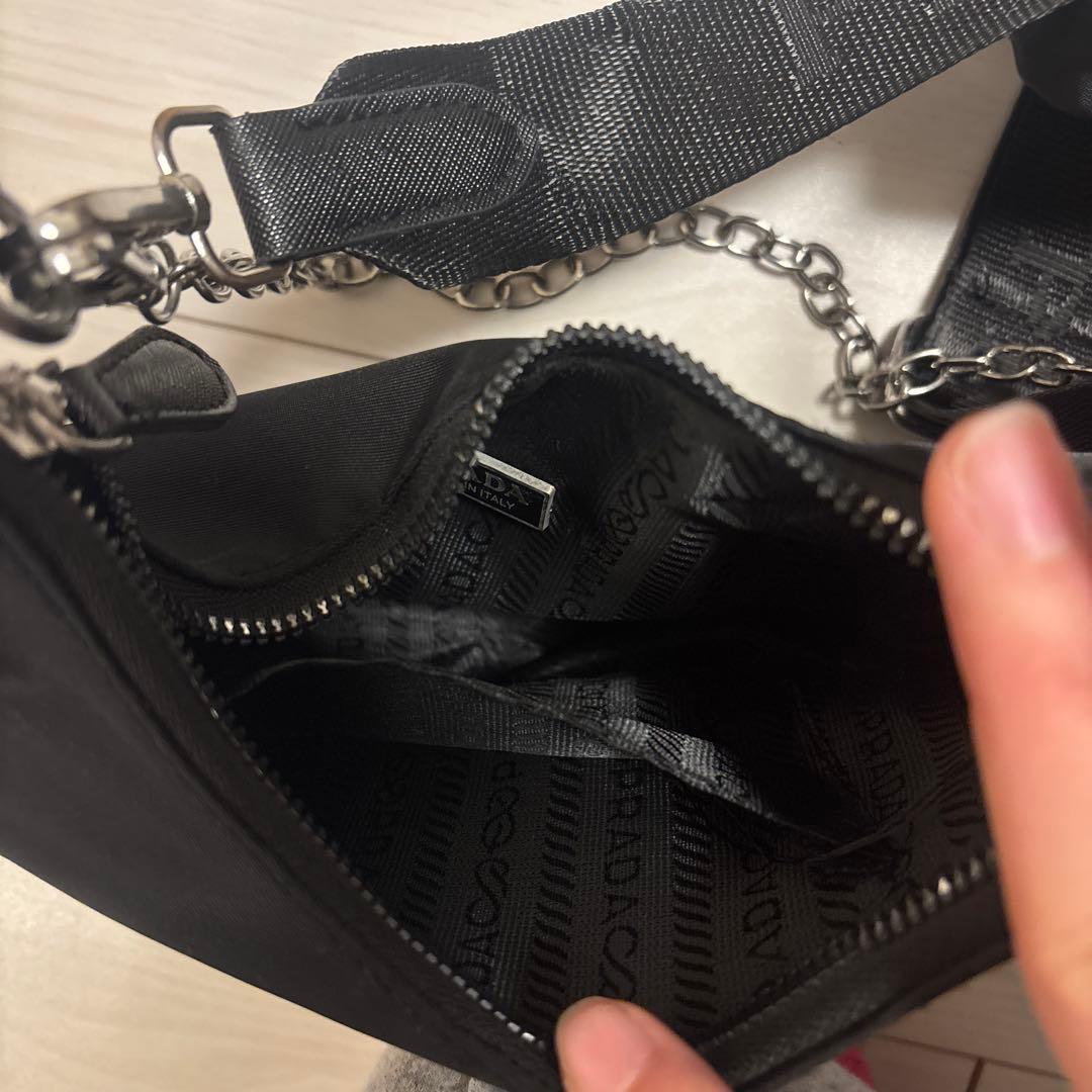 PRADA ブラック ショルダーバッグ 取り外しポーチ付き