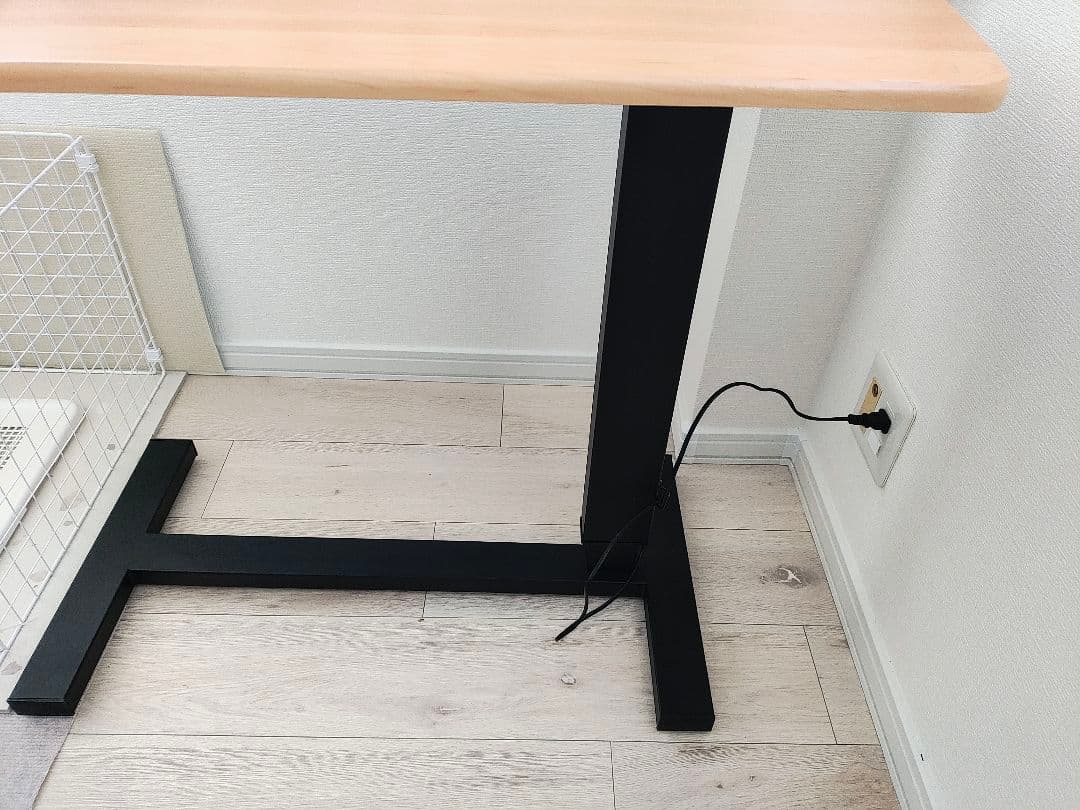 昇降可能なパソコンデスク
