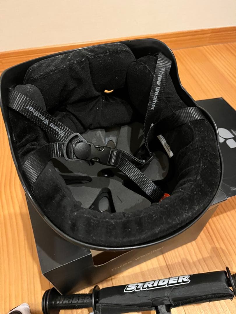 ストライダー スポーツブラック STRIDER ヘルメット　プロテクター