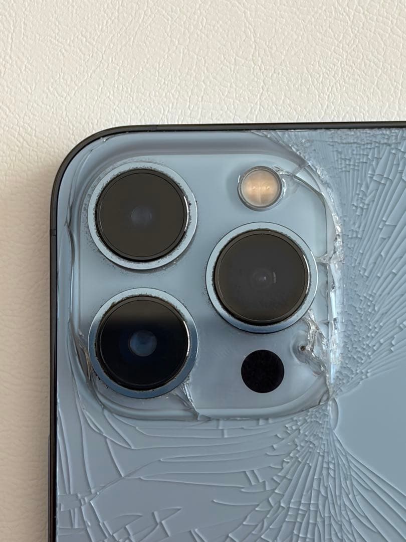 【画面美品　ケース付】iPhone 13 Pro 125GB 背面ひび割れ