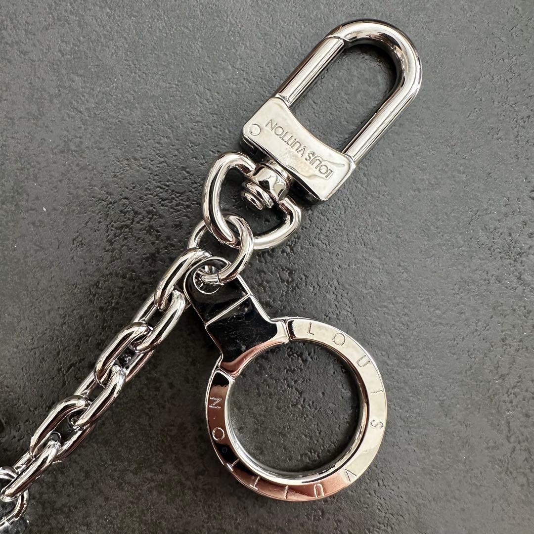 LOUIS VUITTON キーホルダーメタルシルバーチャーム