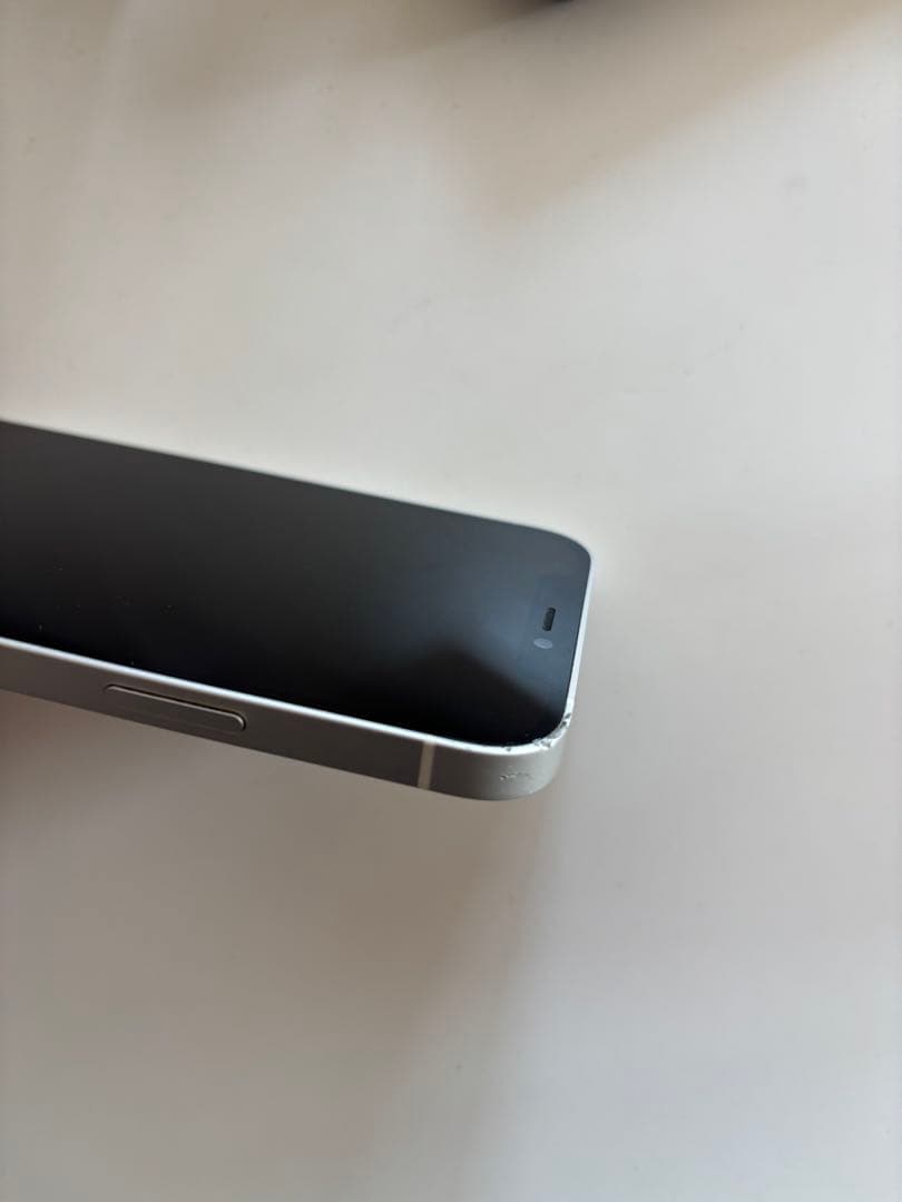 Apple iPhone12 (128GB)ホワイト ＋Lightning1本