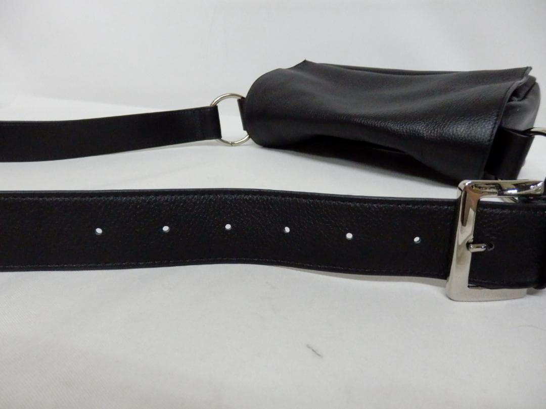 MH393 BEARDSLEY 2way レザーボディバッグ ブラック