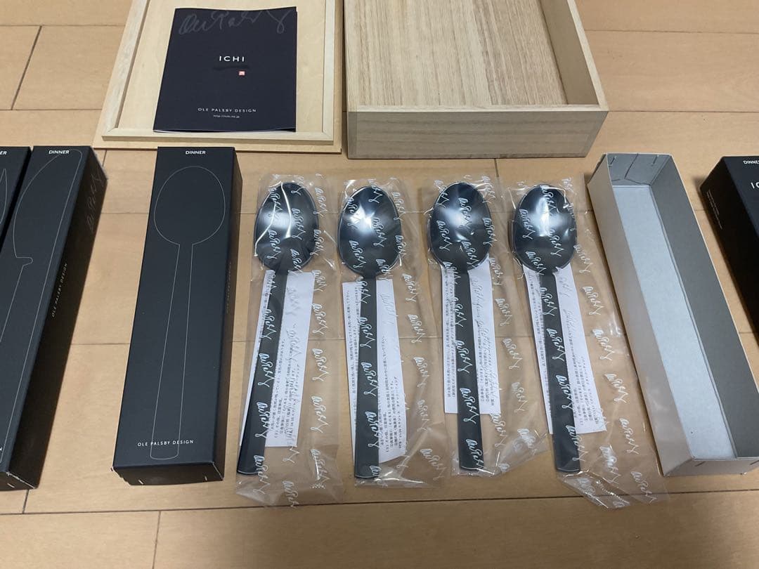 新品未使用 ICHI カトラリーセット(ブラックチタンコーティング ）