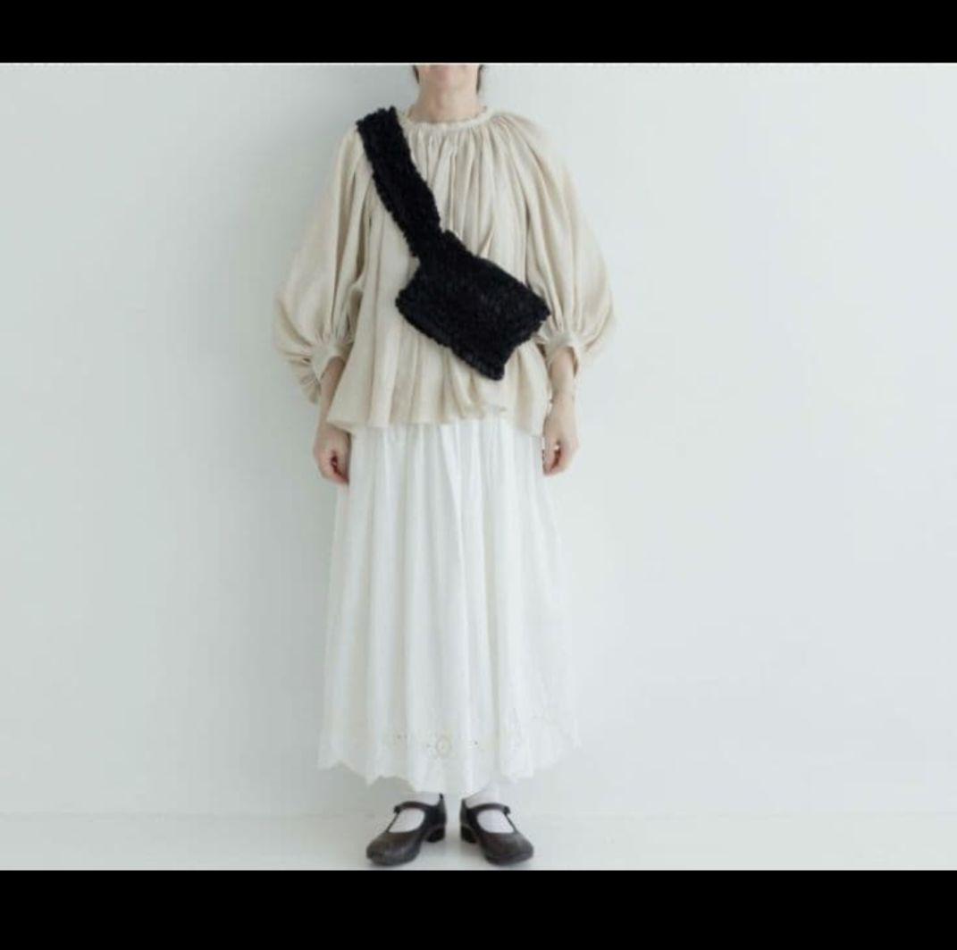 未使用 R&D.M.CO- Ecru et pousse フリルボディバッグ