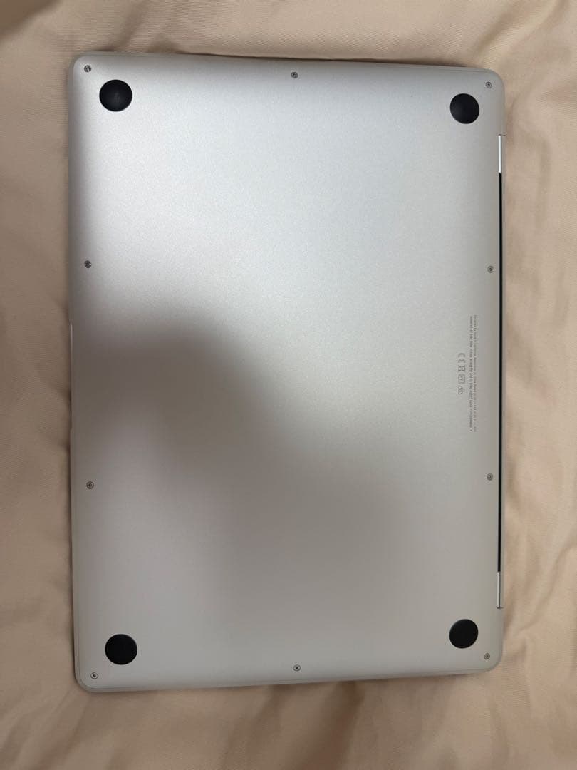 充放電回数60回以下　M1 MacBook Air 256GB シルバー　JIS