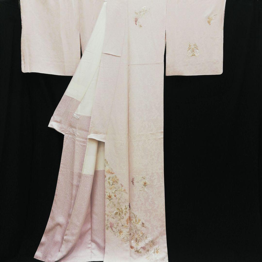 訪問着(袷)　(山口美術織物　葡萄唐草紋様　桜色系　裄68㌢)