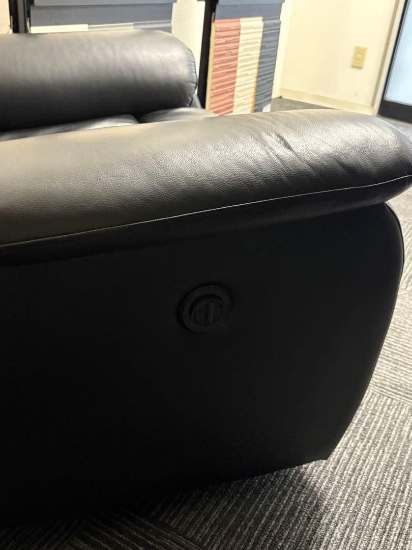 【9/30掲載終了】ブラック リクライニングソファ