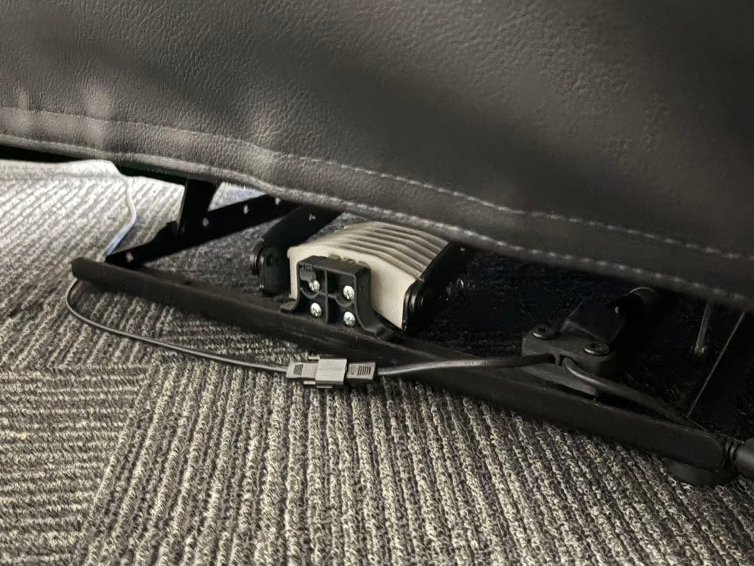 【9/30掲載終了】ブラック リクライニングソファ