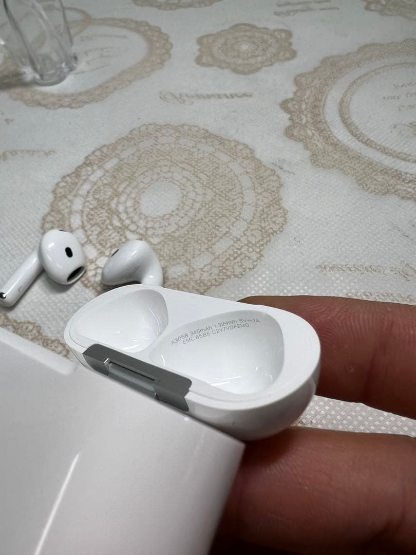 Airpods 4本体 ホワイト