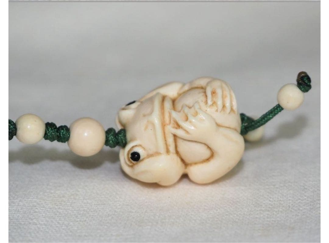 Caramelman　送料無料　細密彫刻　可愛い蛙根付　提げ物