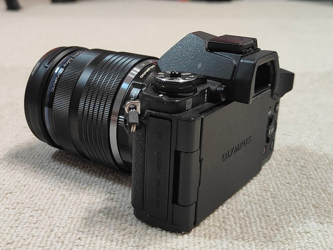 オリンパス OM-D E-M5 Mark II ボディ+PROレンズ+単焦点