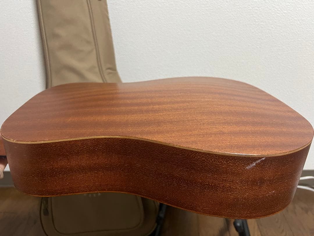 TaylorテイラーBT2 BabyTaylor Mahogany 2021年製