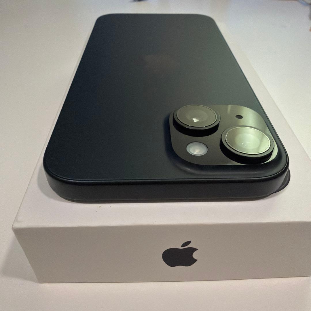 Apple iPhone 15 ブラック 256GB 本体 ＋ ケース
