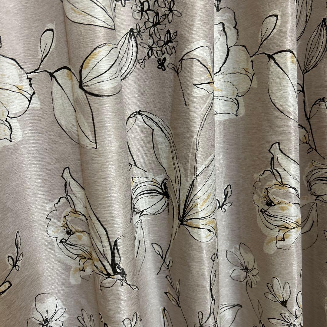 美品日本製1級遮光　形状記憶　花柄 8ドレープカーテン2枚セット　防音遮熱保温
