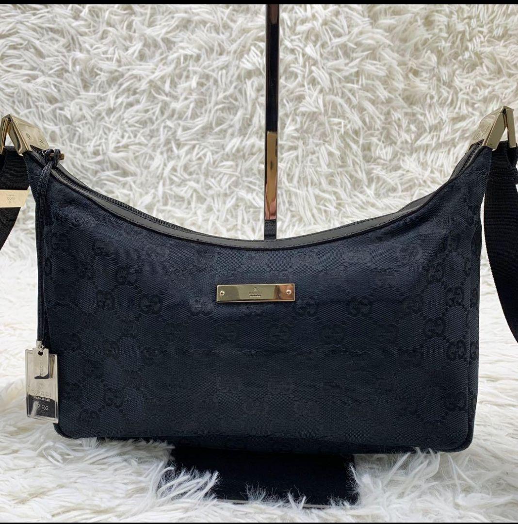 【美品】GUCCI ショルダーバッグ GGキャンバス ブラック