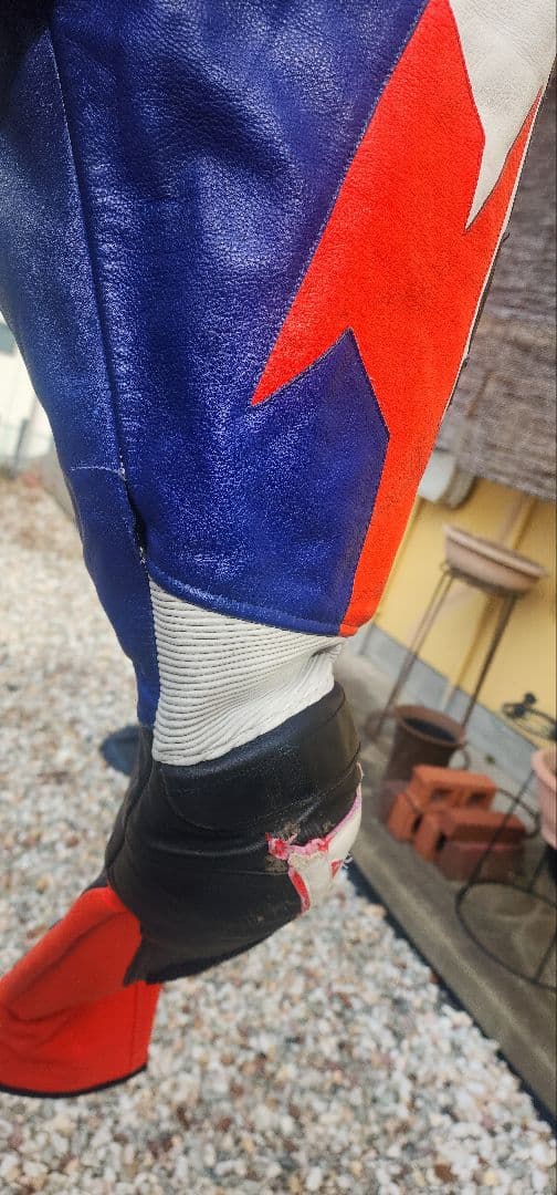 ダイネーゼレーシングレザーパンツ。サイズ52ファスナー付き。 きずほとんど無し