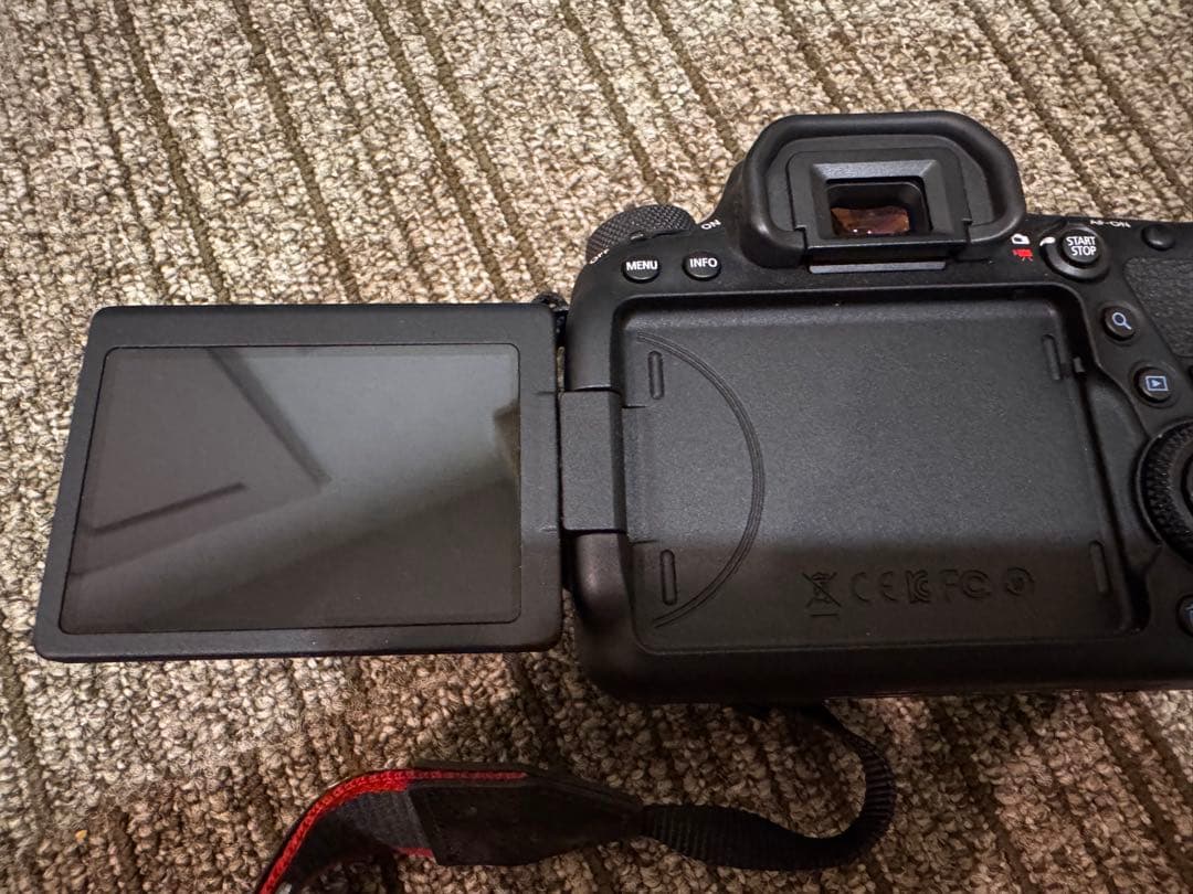 Canon EOS 6D Mark II ボディデジタル一眼レフカメラ