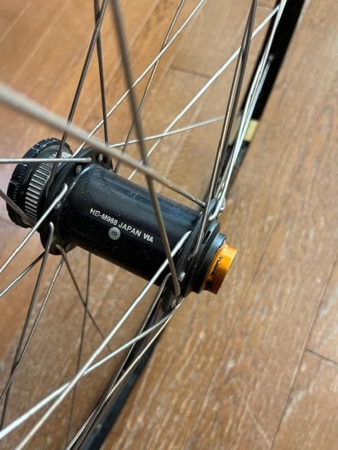 26インチホイール、XTRハブ、リム：STANS No Tube、センターロック