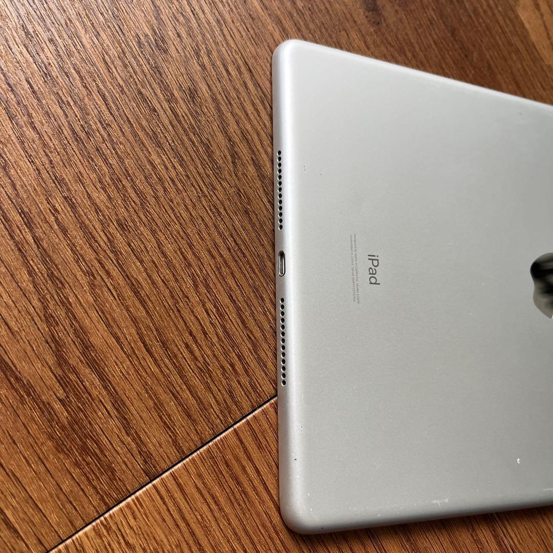 iPad (第8世代) 32GB Wifi + Cellularバッテリー91%