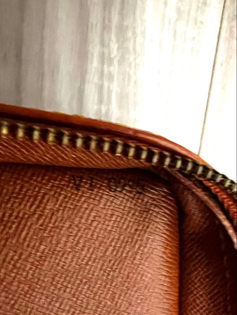 美品 LV ルイ ヴィトン エピ ポルトドキュマン ヴォワヤージュ